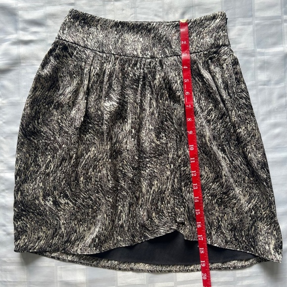Club Monaco Silk Abstract Print Mini Skirt - Picture 6 of 12